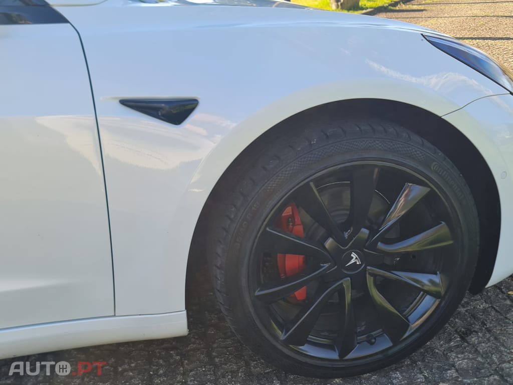 Tesla Model 3 Long-Range Dual Motor AWD