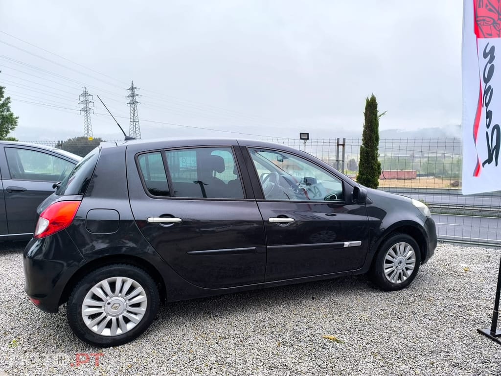 Renault Clio 1.2 16V Privilège Luxe