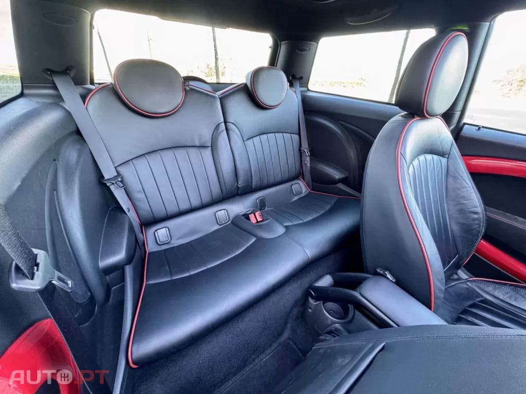 MINI John Cooper Works .