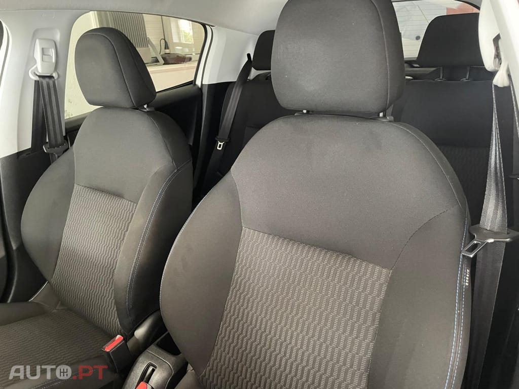 Peugeot 208 1.2 PureTech Signature