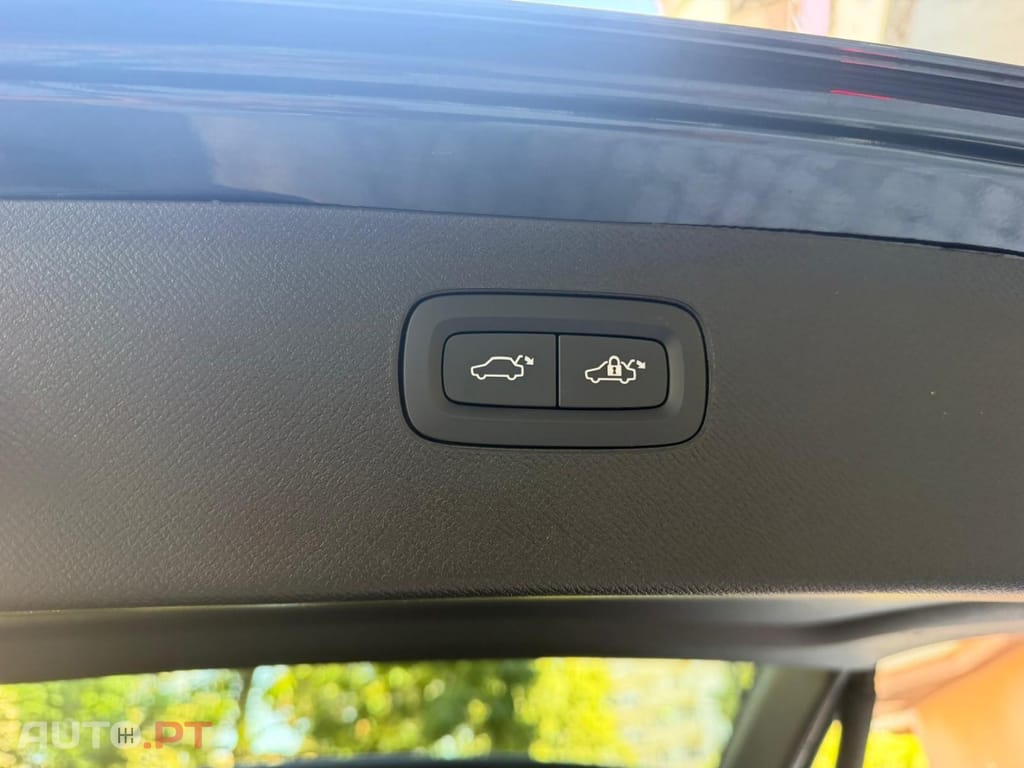 Volvo XC90 2.0 T8 PHEV Plus Dark AWD
