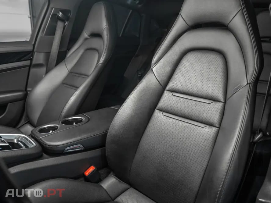 Porsche Panamera 4 E-Hybrid Platinum Edition