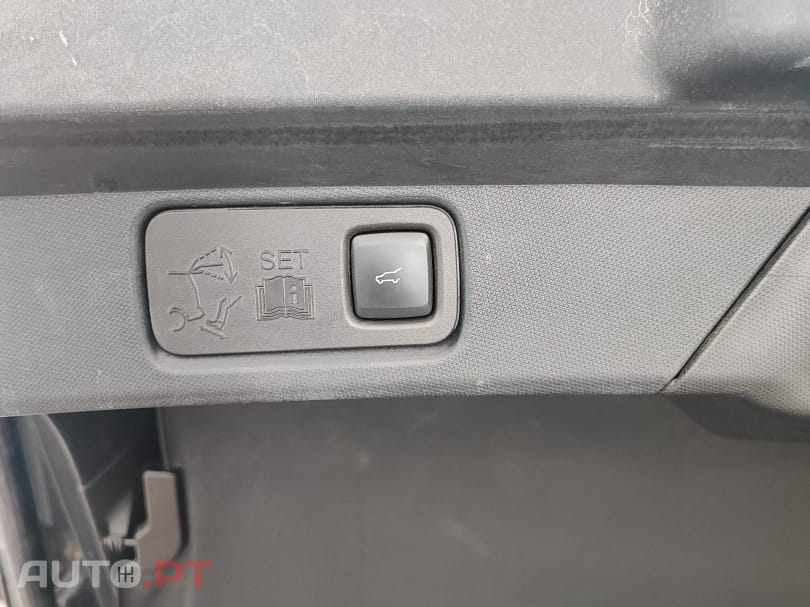 Ford Mustang Mach-E 75.7 kWh Base