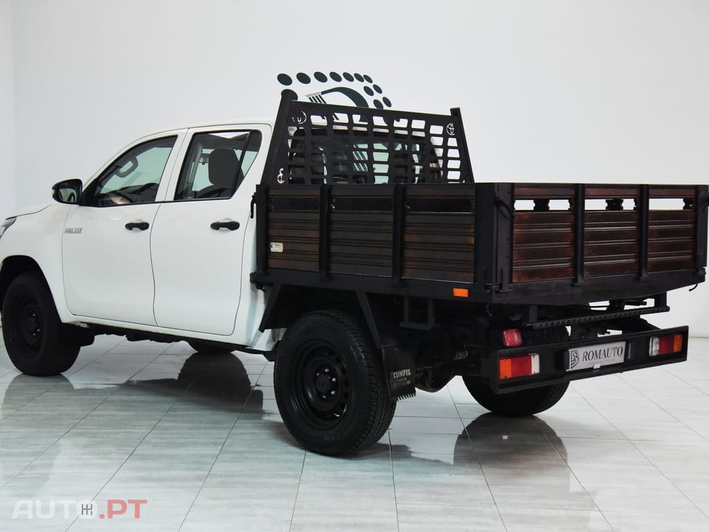 Toyota Hilux 2.4 D-4D 2WD CD CM