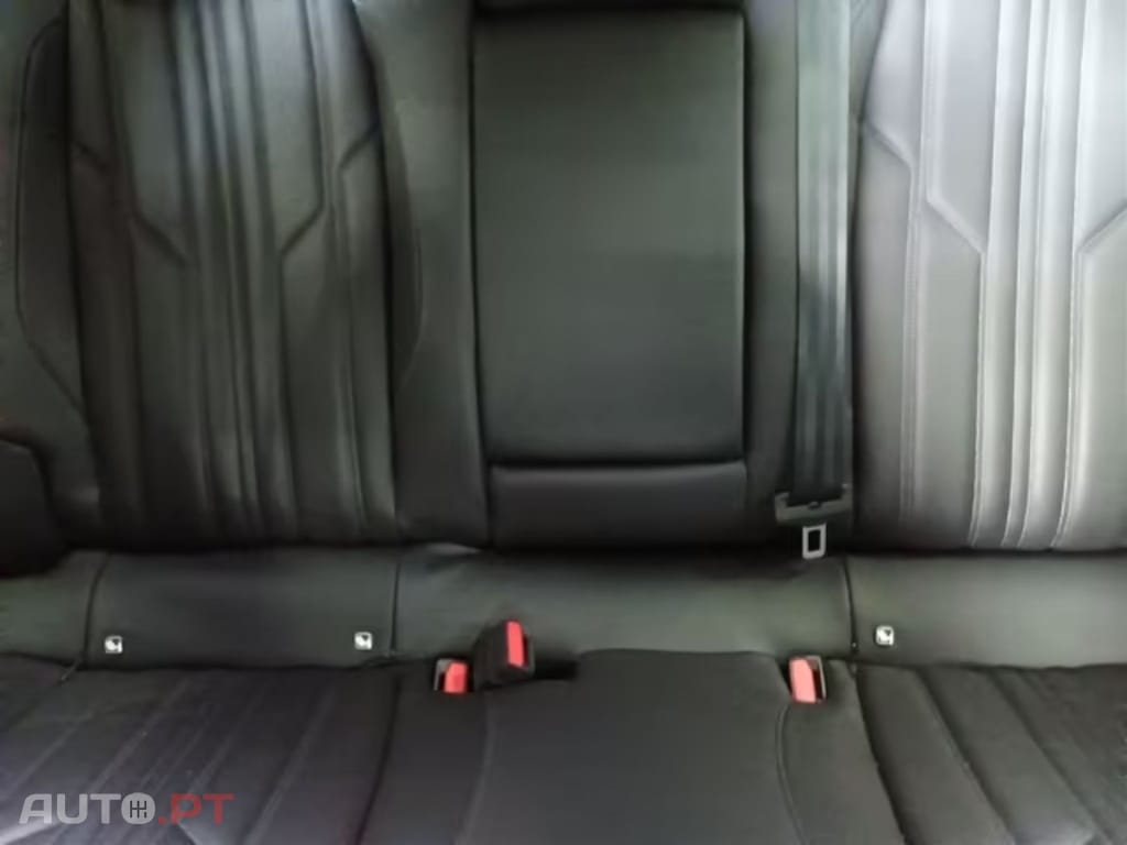 Peugeot 408 GT 130cv  EAT8