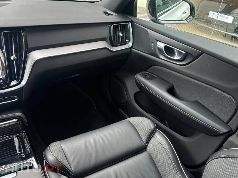 Volvo V60 2.0 T8 AWD TE R-Design