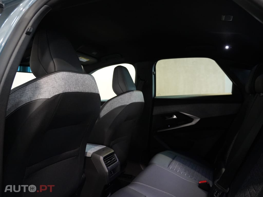 Peugeot 3008 1.2 Hybrid Allure e-DCS6