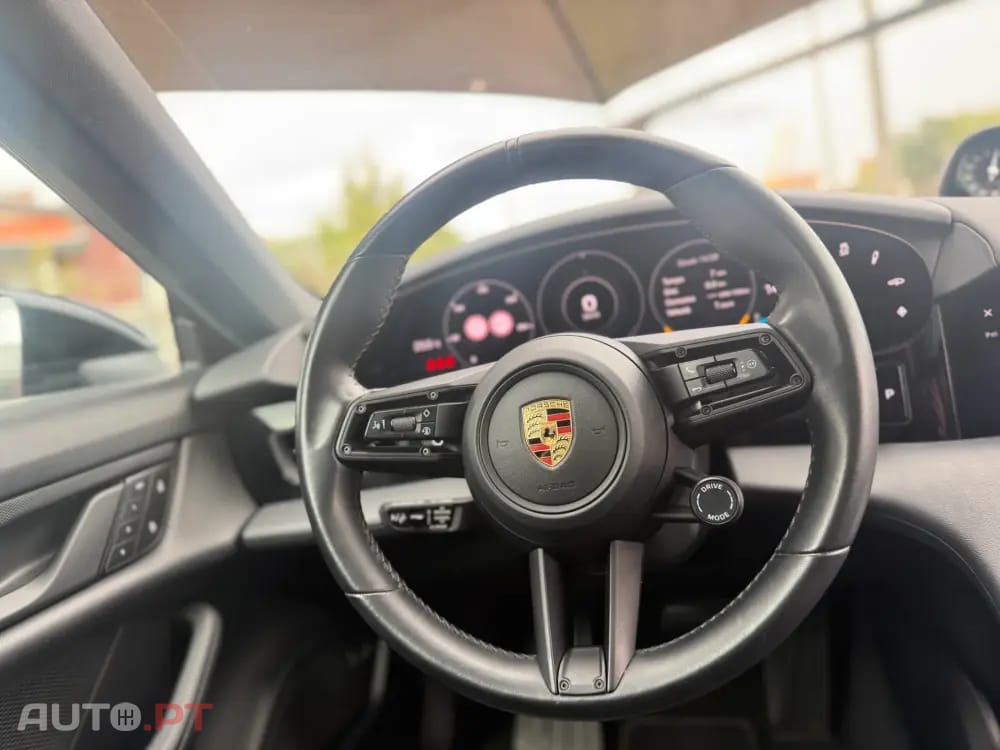 Porsche Taycan ST 4S