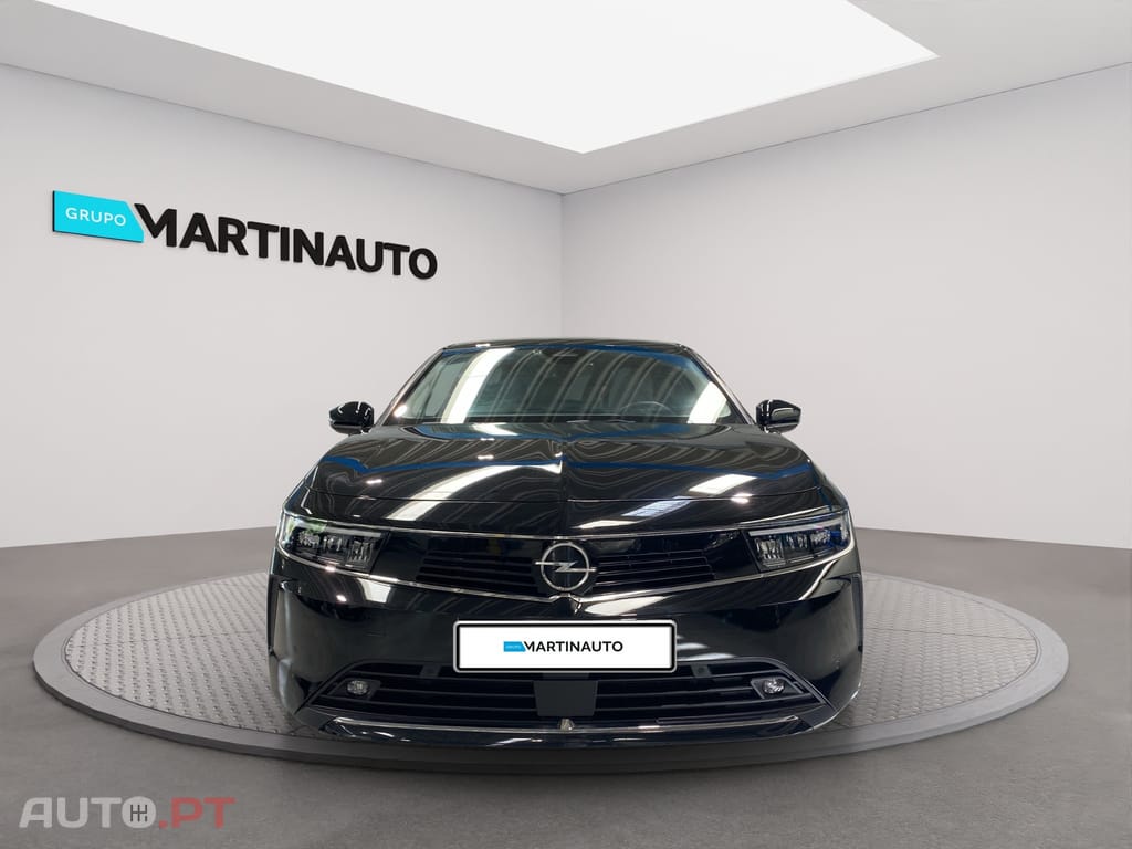 Opel Astra 1.2 T Elegance