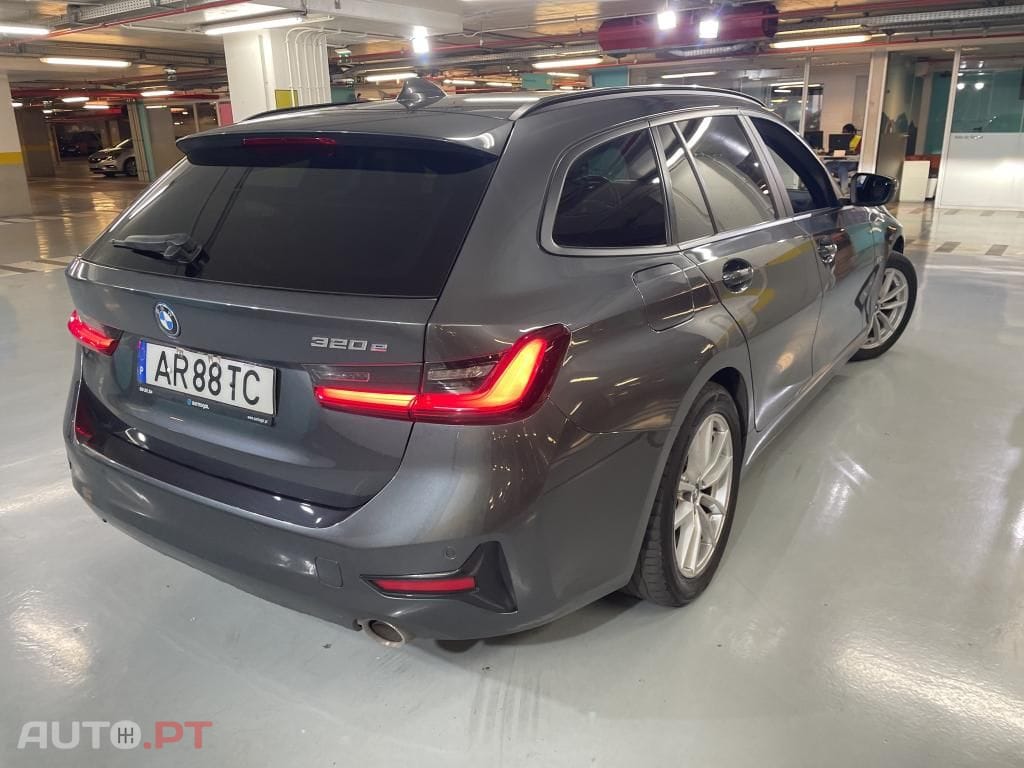 BMW 320 e Pack Essence Auto