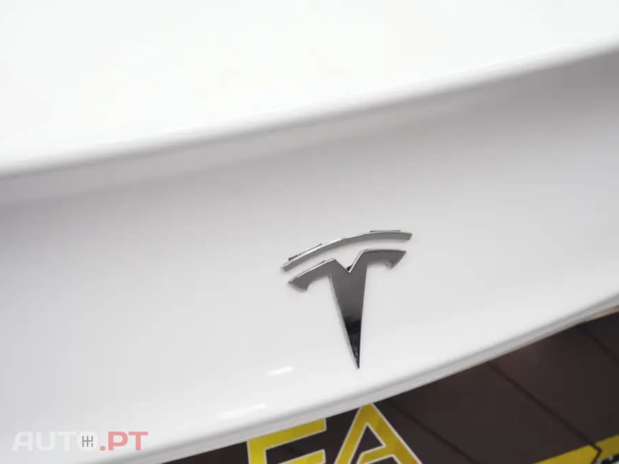 Tesla Model 3 Standard Range Plus RWD