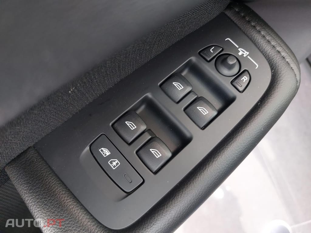Volvo XC60 2.0 T8 PHEV Momentum AWD