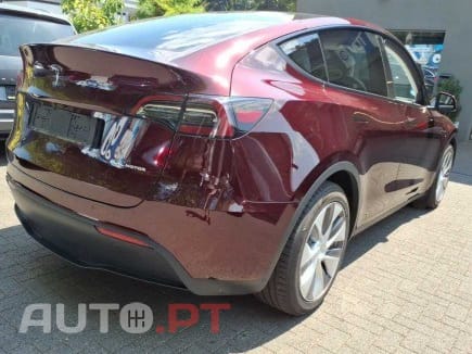 Tesla Model Y Long Range Dual Motor AWD