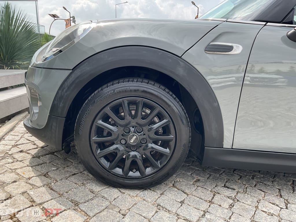 MINI Cooper Cooper D