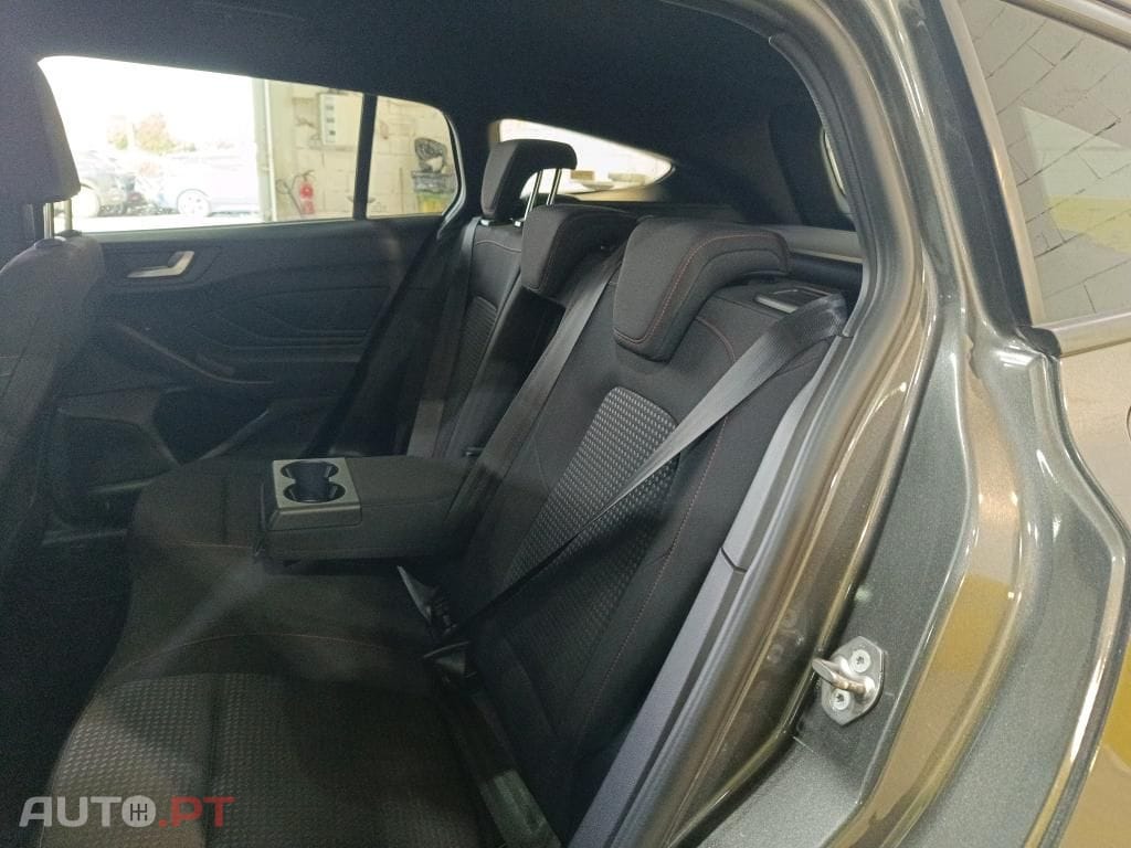 Ford Focus SW 1.0 EcoBoost MHEV ST-Line