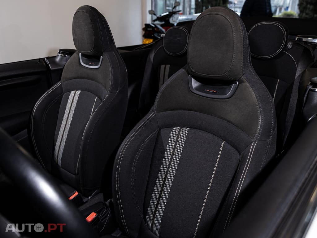 MINI Cabrio Cooper Premium Extra JCW Auto