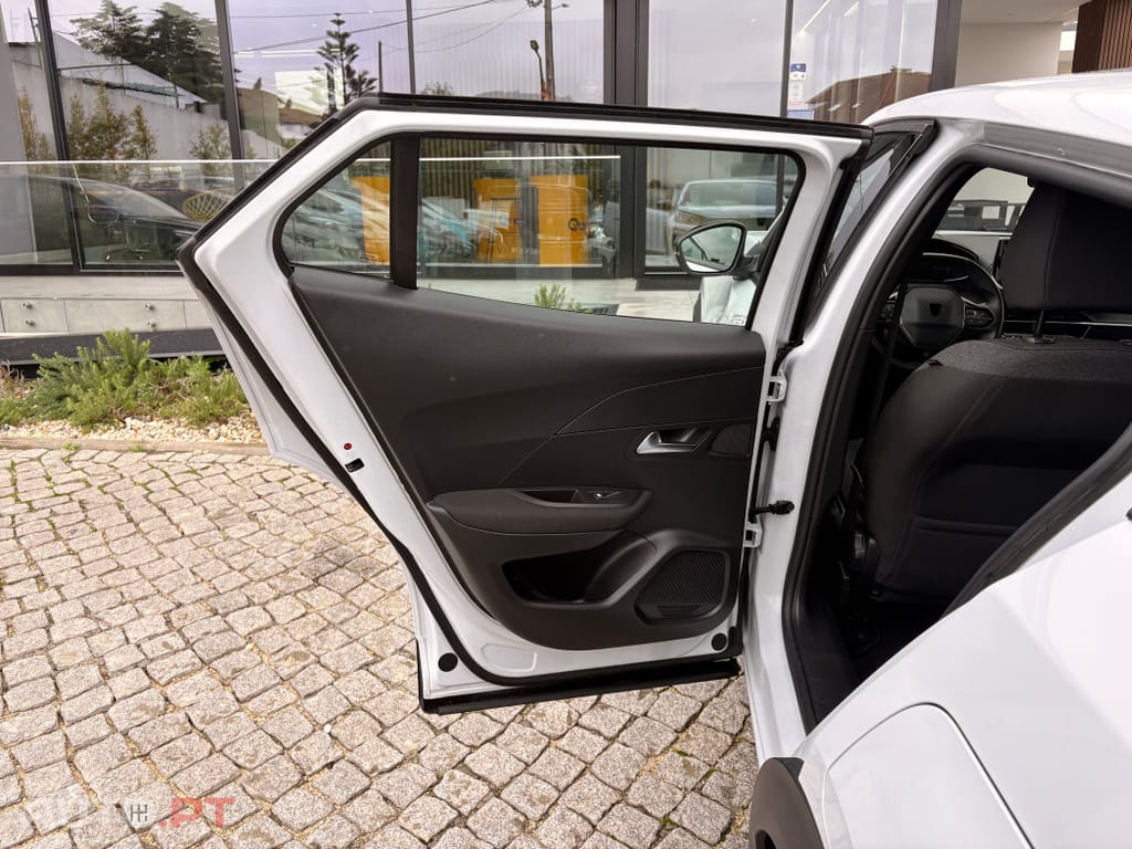 Peugeot 2008 1.2 PureTech Active Pack