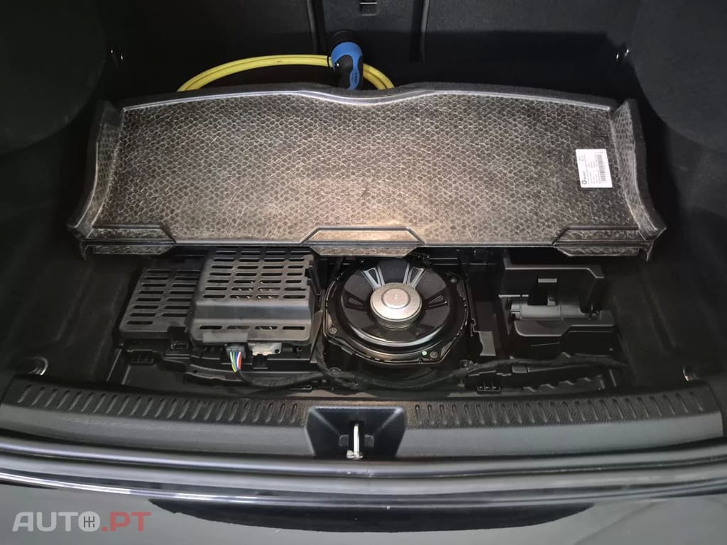 Mercedes-Benz A 250 e AMG Line
