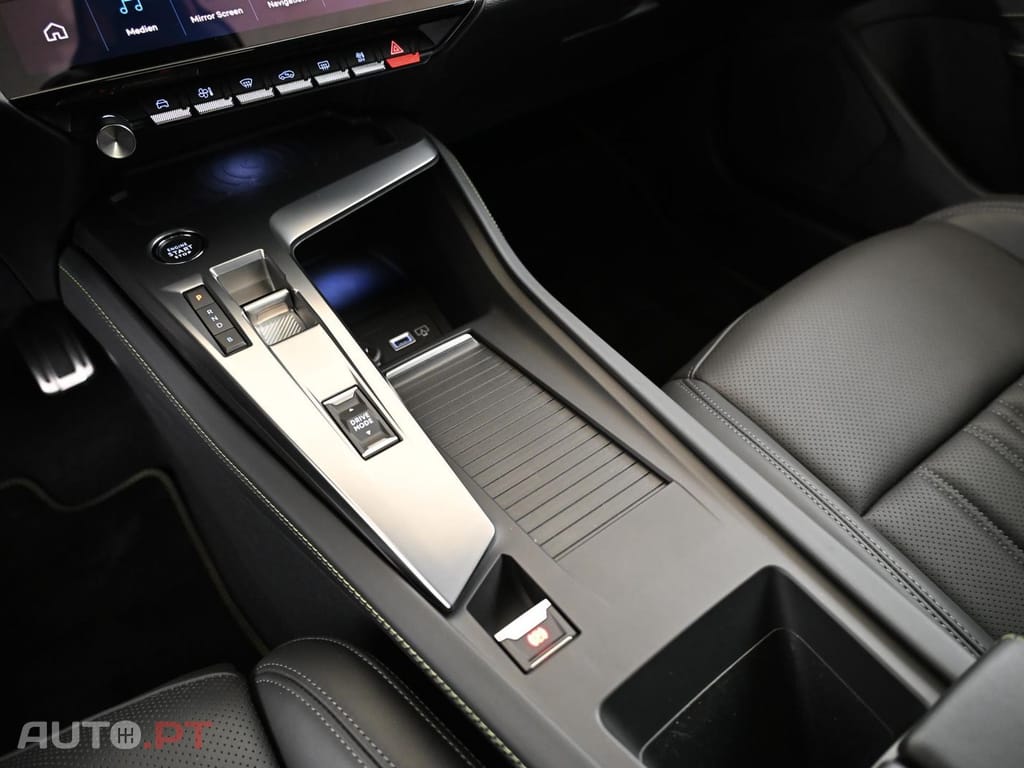 Peugeot 408  e-EAT8 GT HYBRID 