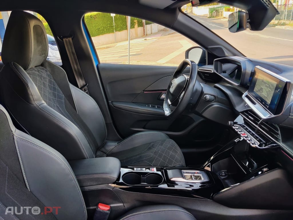Peugeot E-208 50 kWh GT