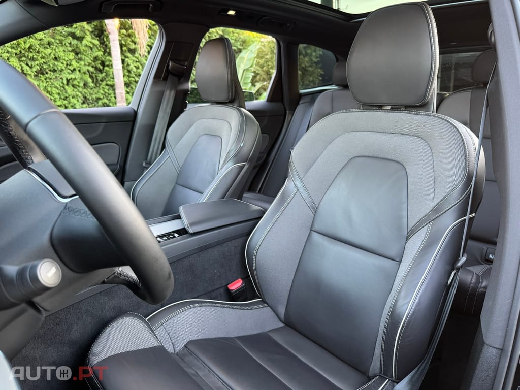 Volvo XC60 2.0 T6 PHEV Black Edition AWD