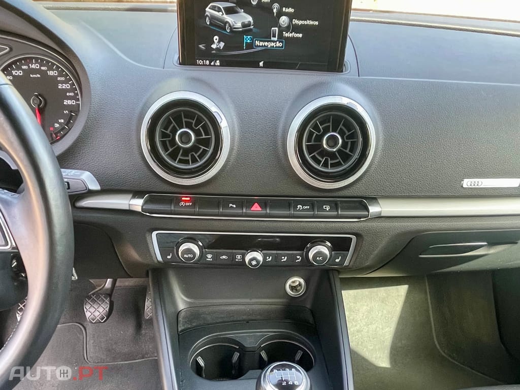Audi A3 Sportback S-LINE