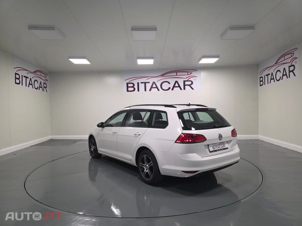 Volkswagen Golf 1.6 HDI CONFORTLINE