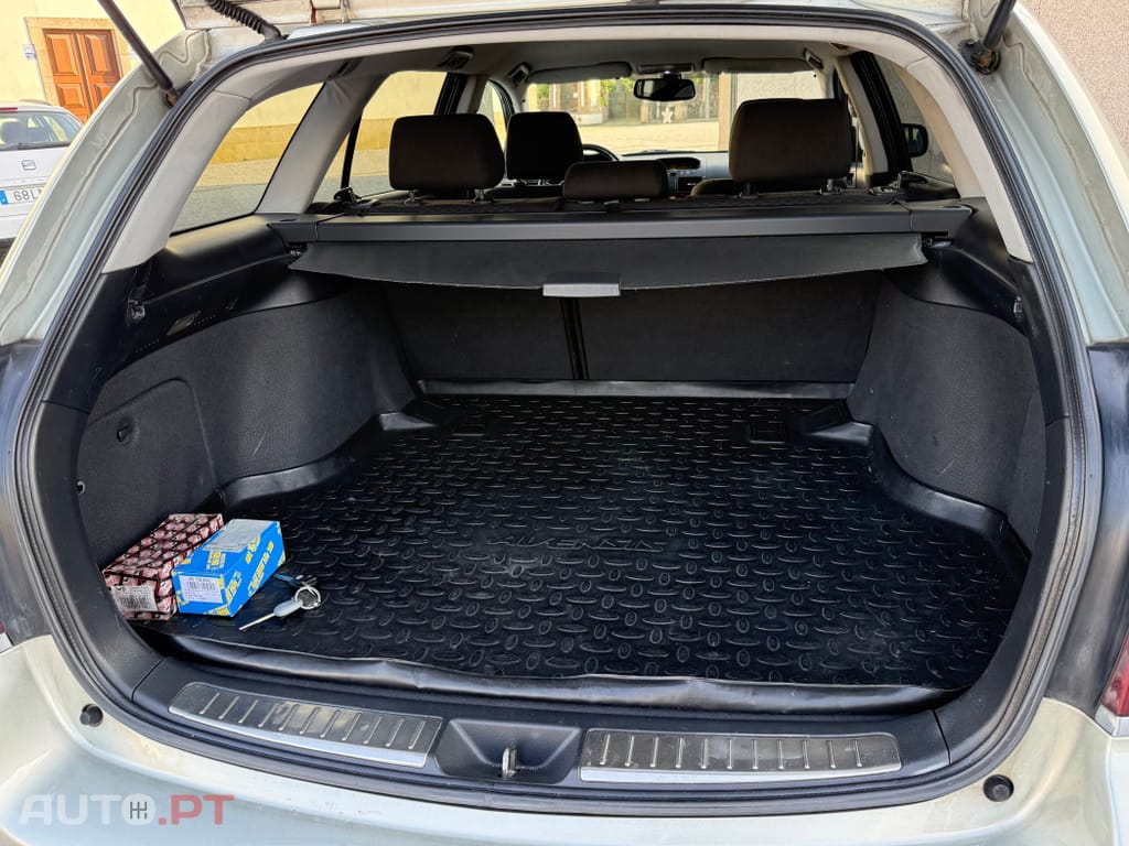 Toyota Avensis 2.0 D4D Sol