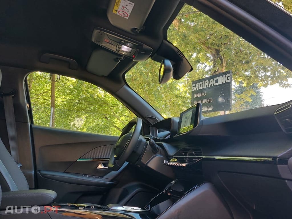 Peugeot E-2008 50 kWh Allure