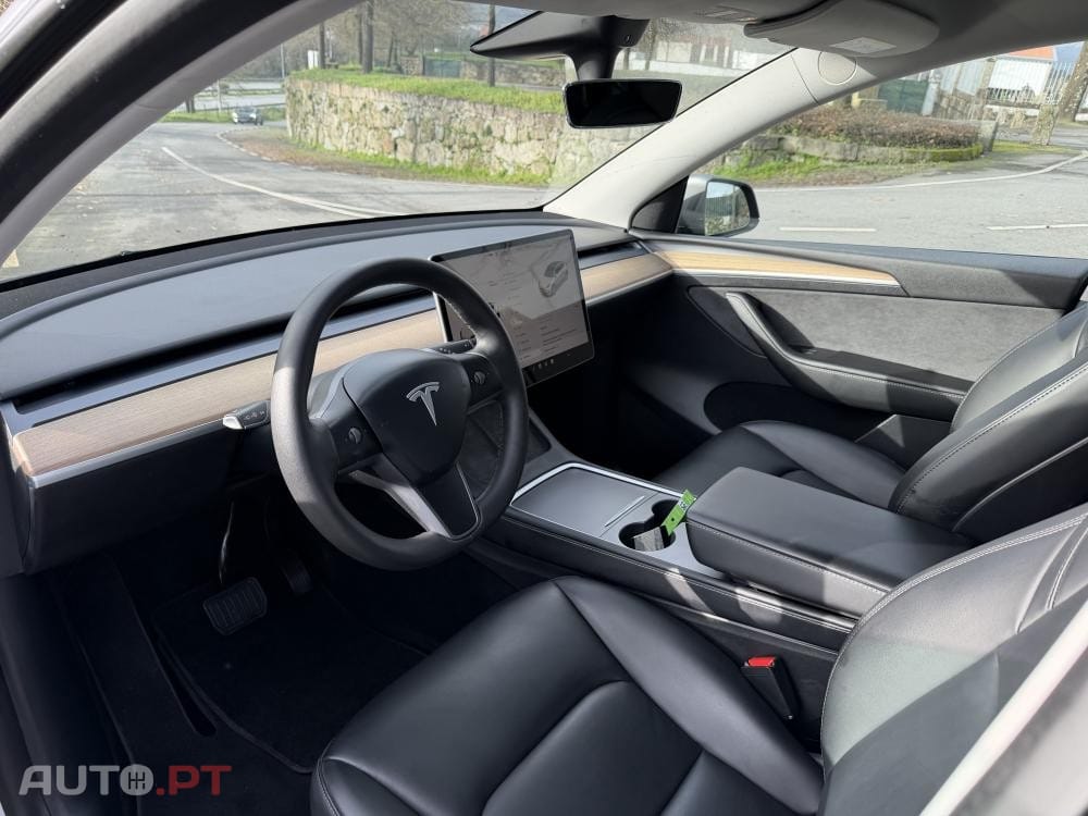 Tesla Model Y Long Range Dual Motor AWD