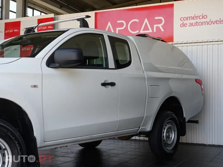 Mitsubishi L200 2.4 DI-D CD Invite Space Cab 3L 4WD