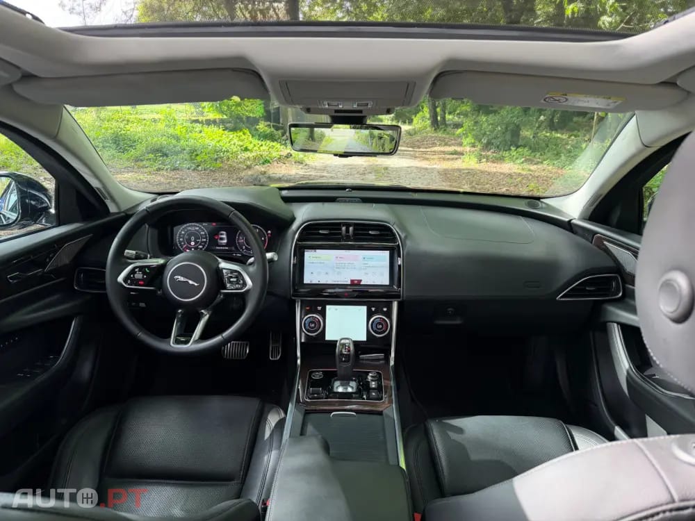 Jaguar XE 2.0 D R-Dynamic S