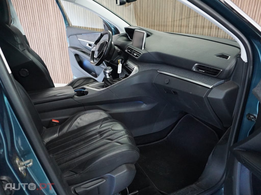 Peugeot 5008 1.2 PureTech Allure Grip Control