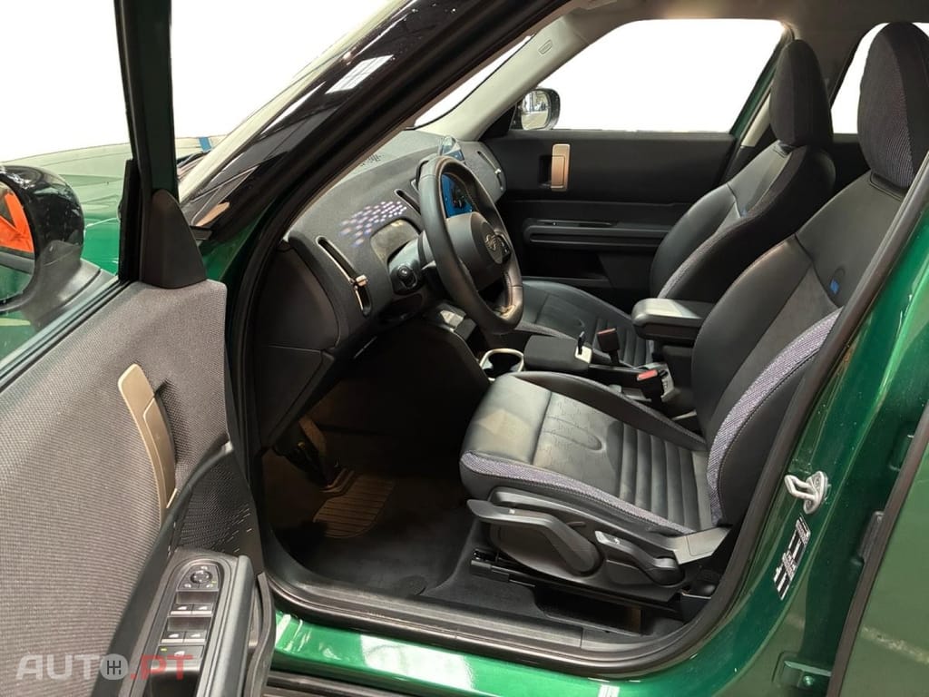 MINI Countryman C Essential DKC7