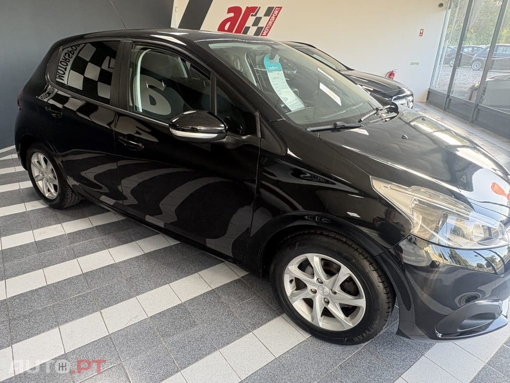 Peugeot 208 1.2 PureTech Signature