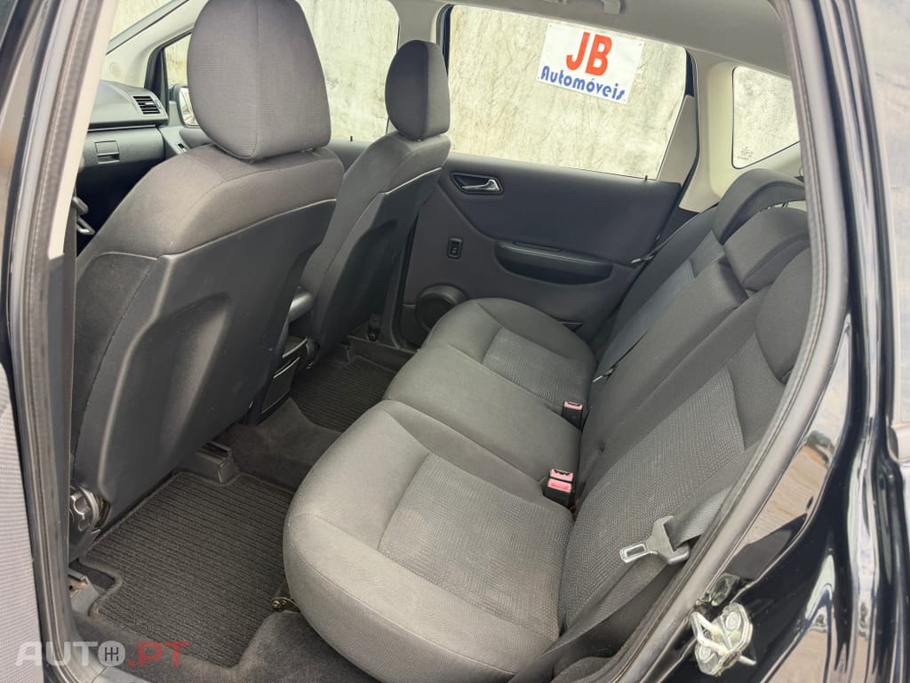 Mercedes-Benz A 160 Outro