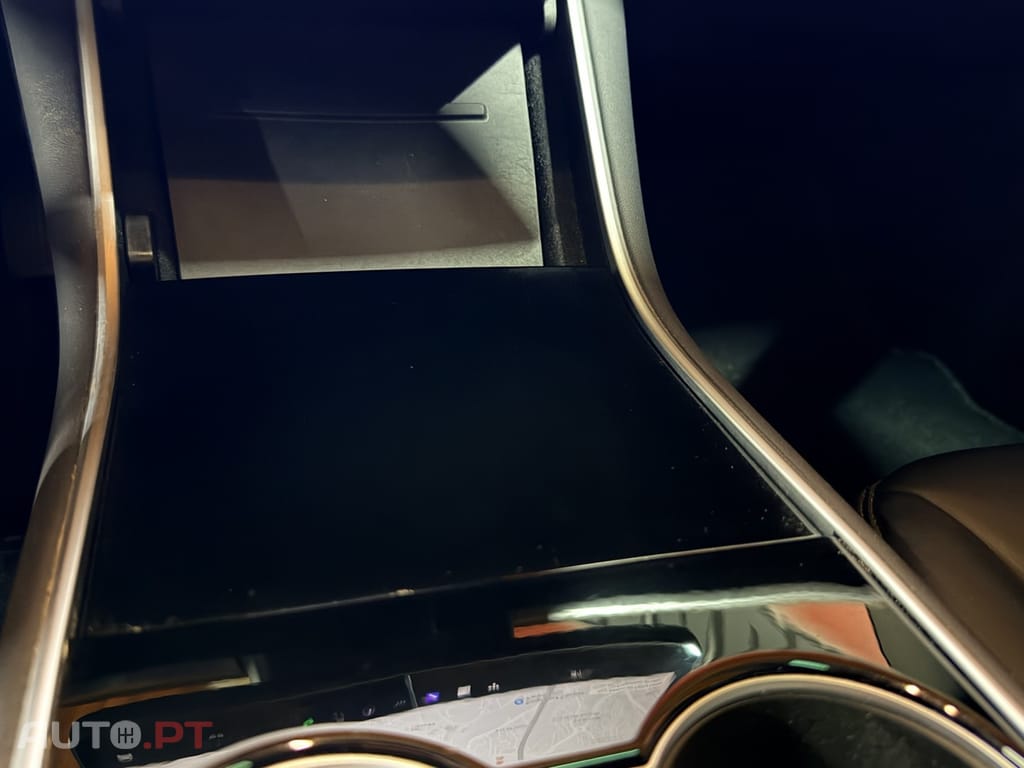 Tesla Model 3 Tração Traseira