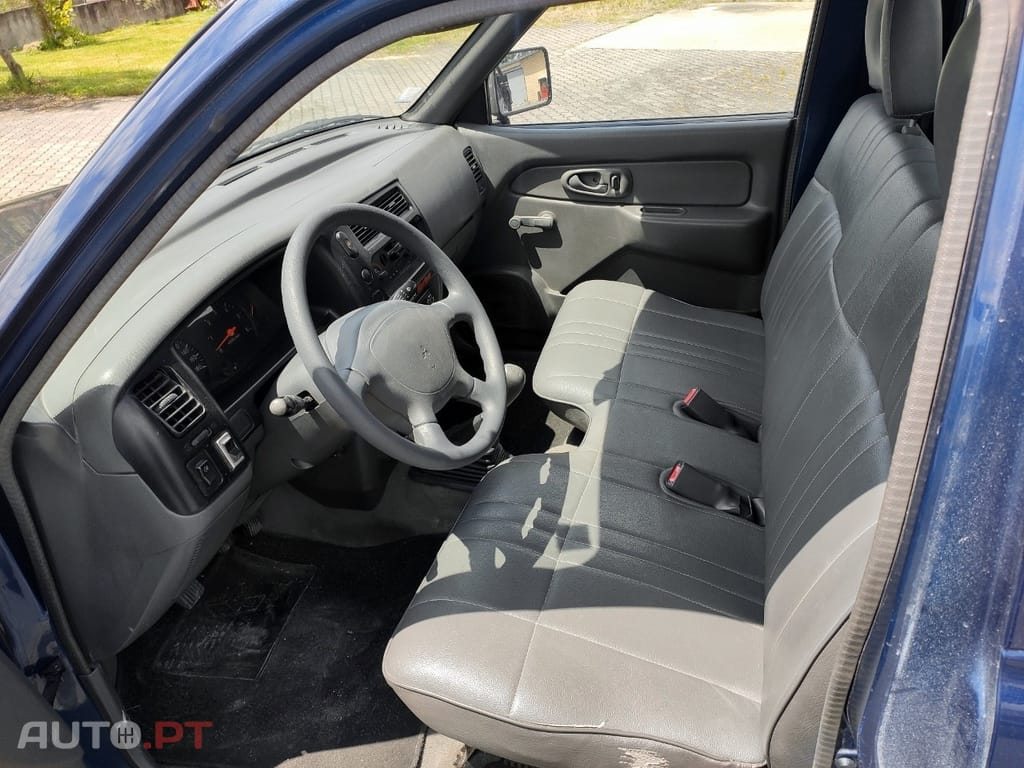 Mitsubishi L200 2.5 TD 3 LUGARES