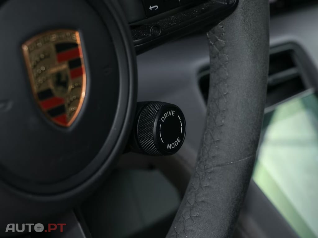 Porsche Taycan GTS I.V.A DEDUTIVEL 