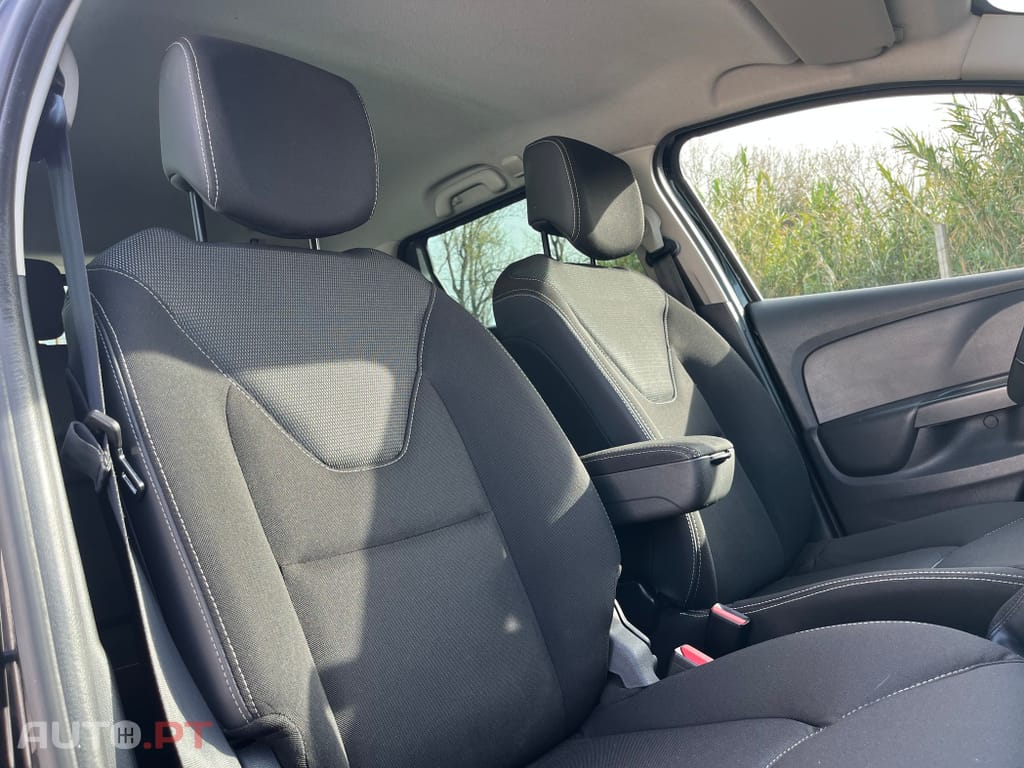 Renault Clio Sport Tourer 1.5 dCi Dynamique S EDC