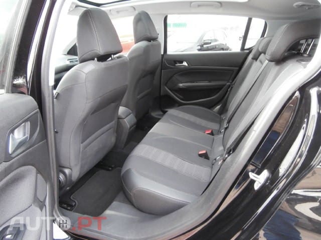 Peugeot 308 BlueHDi 130 Black Edition