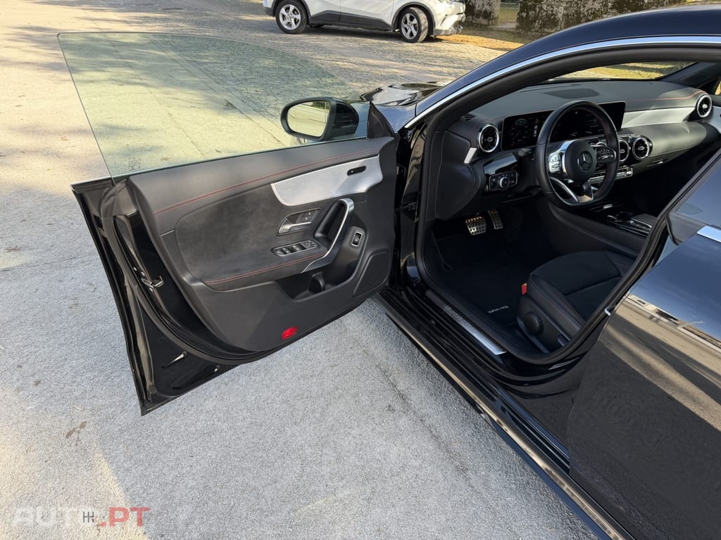Mercedes-Benz CLA 180 d AMG LINE