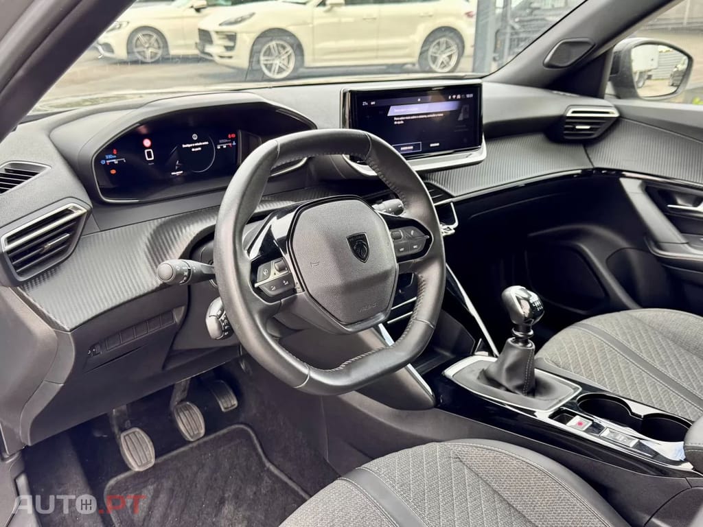 Peugeot 2008 1.2 PureTech Allure