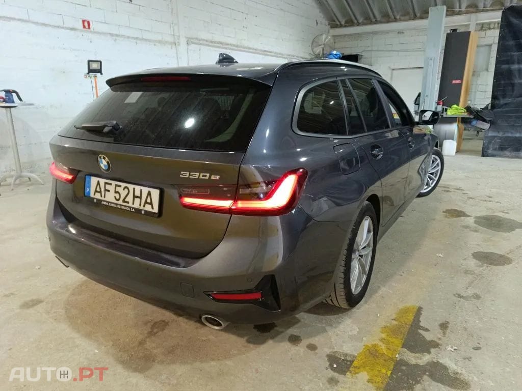 BMW 330 e Touring Corporate Edition Auto