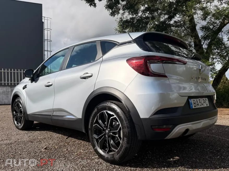 Renault Captur 1.5 dCi Exclusive EDC — fotografia 11