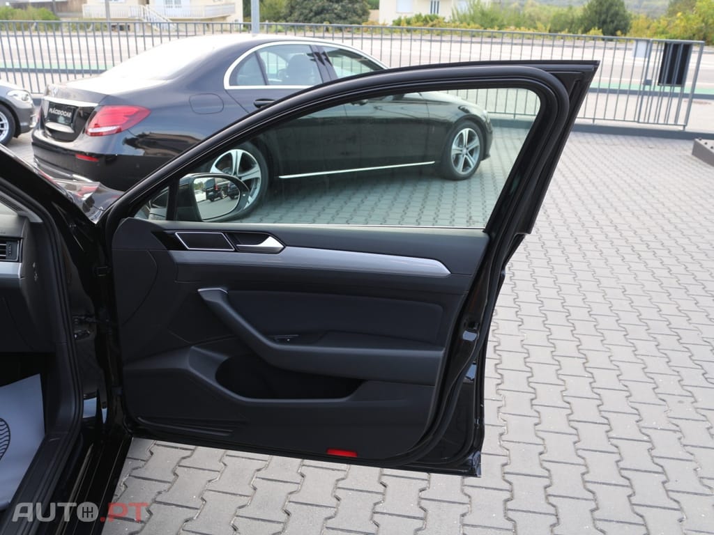 Volkswagen Passat Variant 2.0 TDi Business DSG