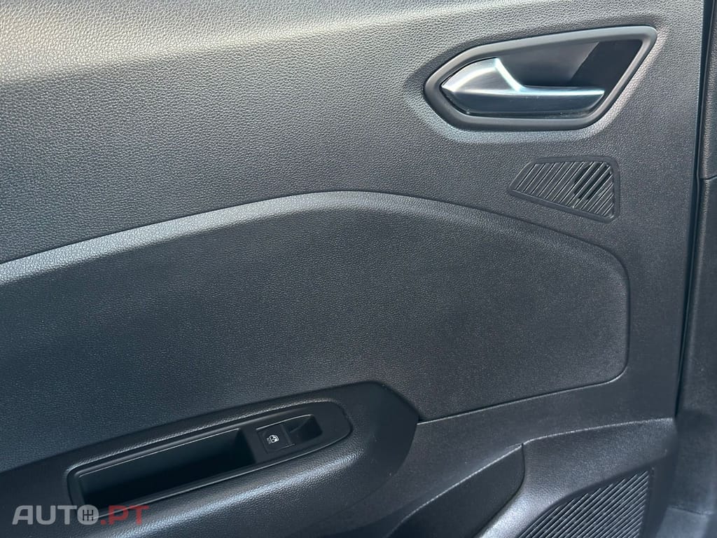 Renault Clio 1.0 TCe Intens CVT