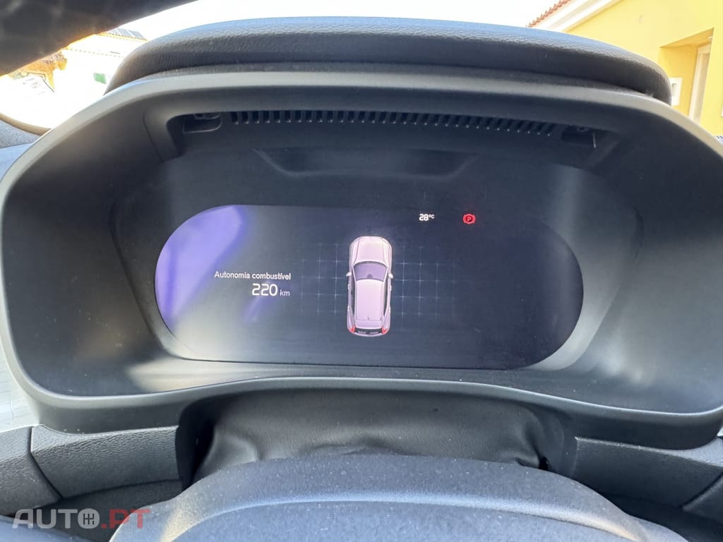 Volvo XC40 2.0 B3 Plus Dark
