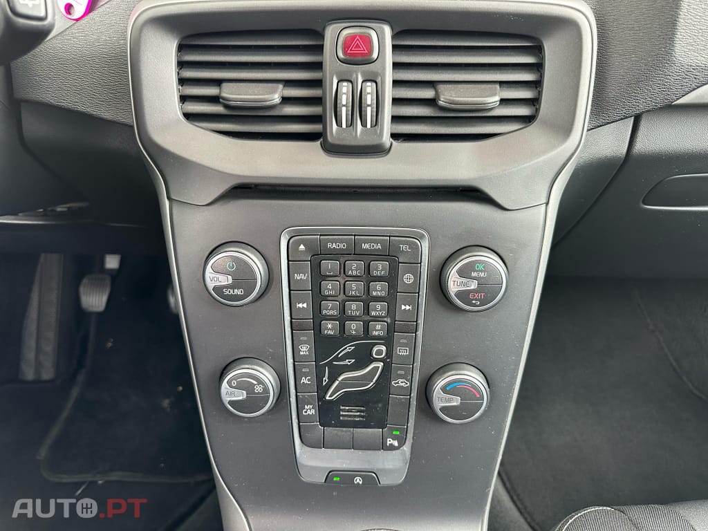 Volvo V40 2.0 D2 Momentum Eco