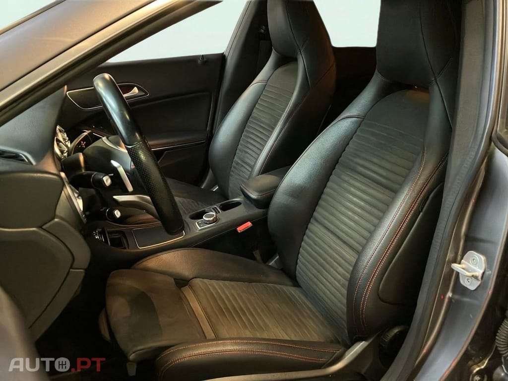 Mercedes-Benz CLA 220 D AMG Line Aut